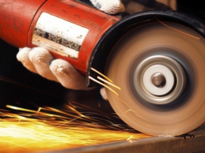 Comment découper un conduit double paroi isolé ?