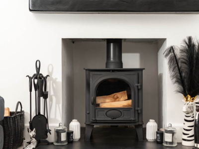 Poêle à bois et conduit de cheminée : ce que dit la réglementation en 2025