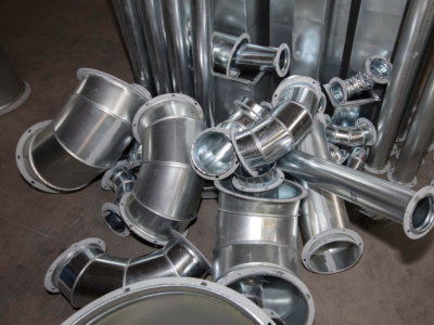 Les accessoires indispensables pour votre conduit inox : chapeaux, colliers, cou